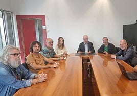 Representantes de las comunidades energéticas implantadas en Murcia en la reunión con el concejal de Urbanismo, Antonio Navarro Corchón.