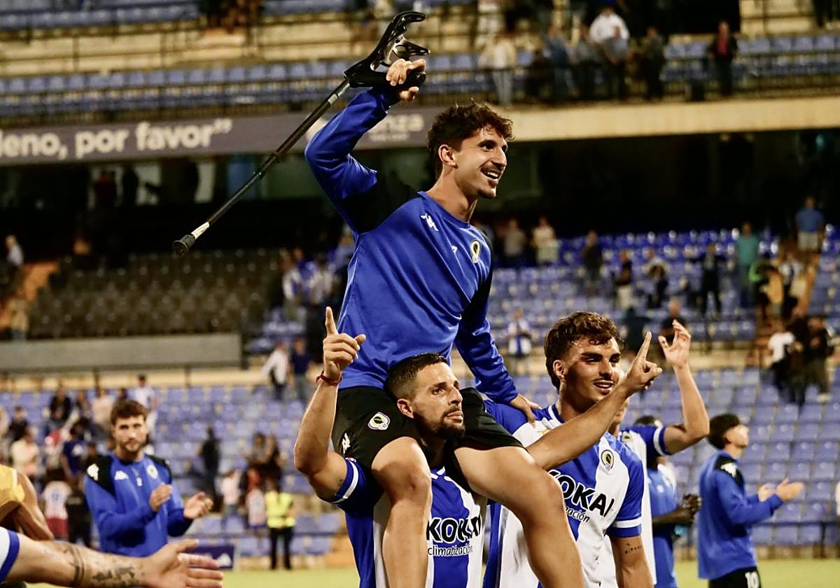 El Hércules celebra la victoria ante el Atlético B del miércoles.