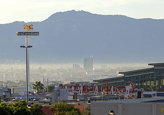 Vista panorámica de la ciudad de Murcia, donde se observa una capa contaminante en el aire, en una imagen de esta semana.