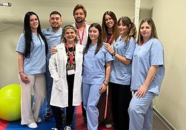 Equipo multidisciplinar de la Unidad de Daño Cerebral, de Ribera Virgen de la Caridad, liderada por el neuropsicólogo Pedro Selma.