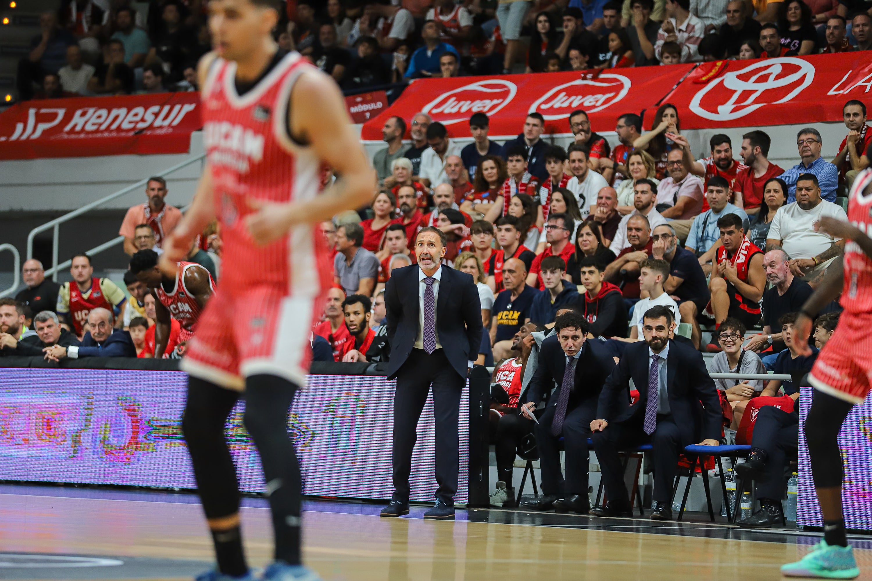 El UCAM Murcia se recompone en casa y vence al Baskonia, en imágenes