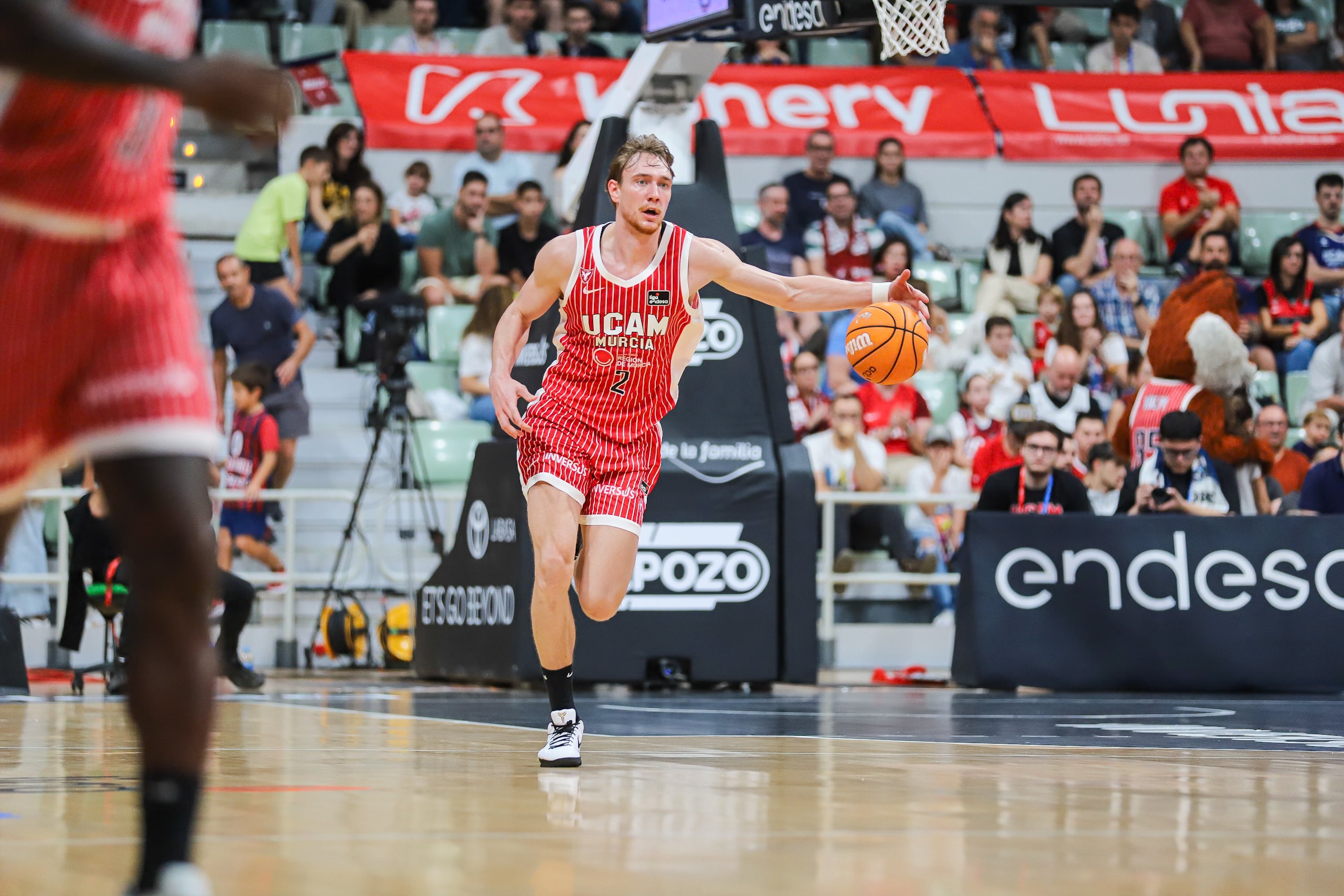 El UCAM Murcia se recompone en casa y vence al Baskonia, en imágenes