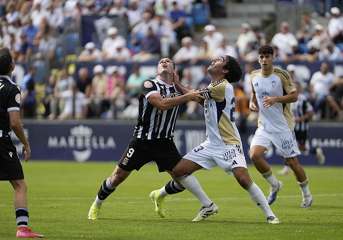 El Cartagena cambia su imagen fuera de casa, pero sigue sin ganar, en imágenes