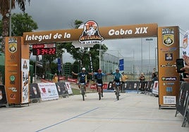 Valverde, Sánchez Adán y Luisle, ayer, en la Integral de la Cabra.