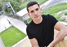 Jaime Lorente (Murcia, 1991), ayer, en los cines Centrofama de Murcia, donde se proyectó la película 'Reversión'.