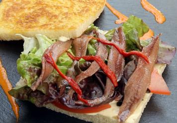 Sándwich de anchoas