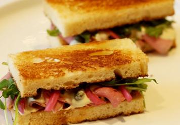 Sándwich de ahumados