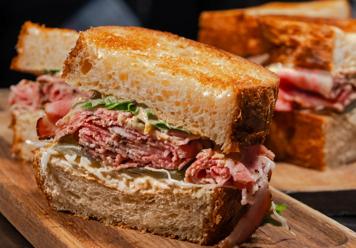 Sándwich de pastrami