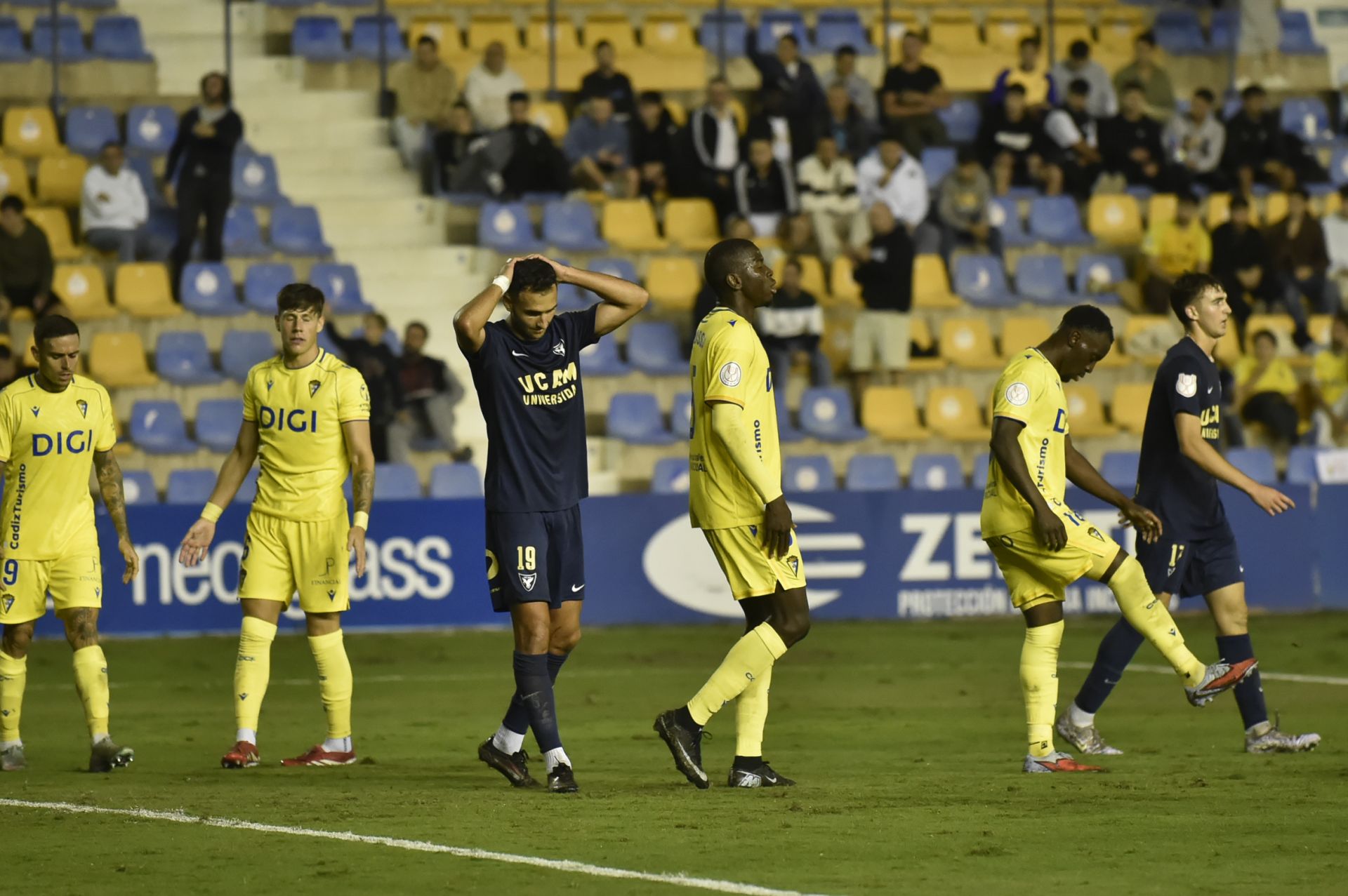 Las imágenes del UCAM CF-Cádiz (1-3)