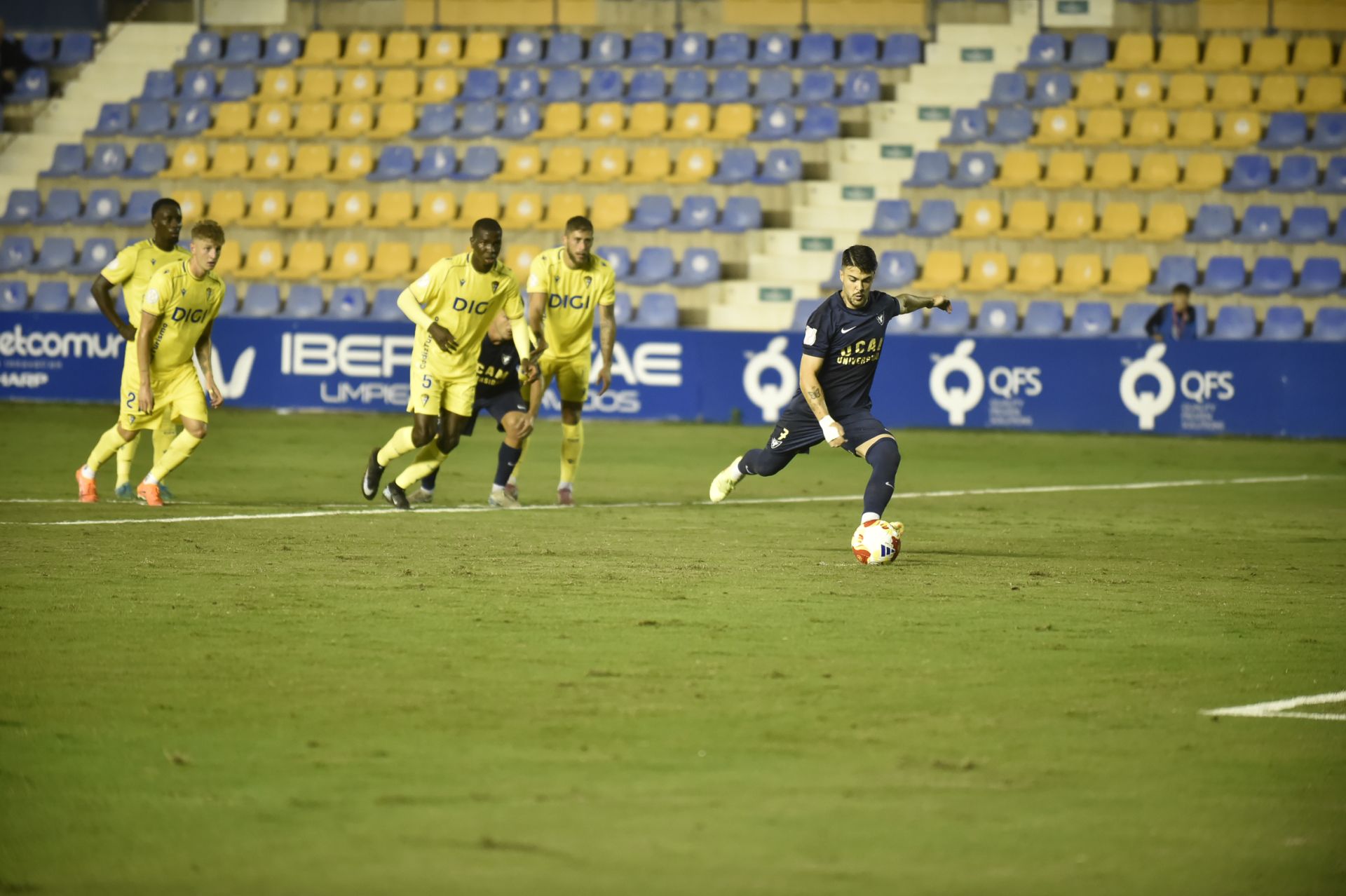 Las imágenes del UCAM CF-Cádiz (1-3)