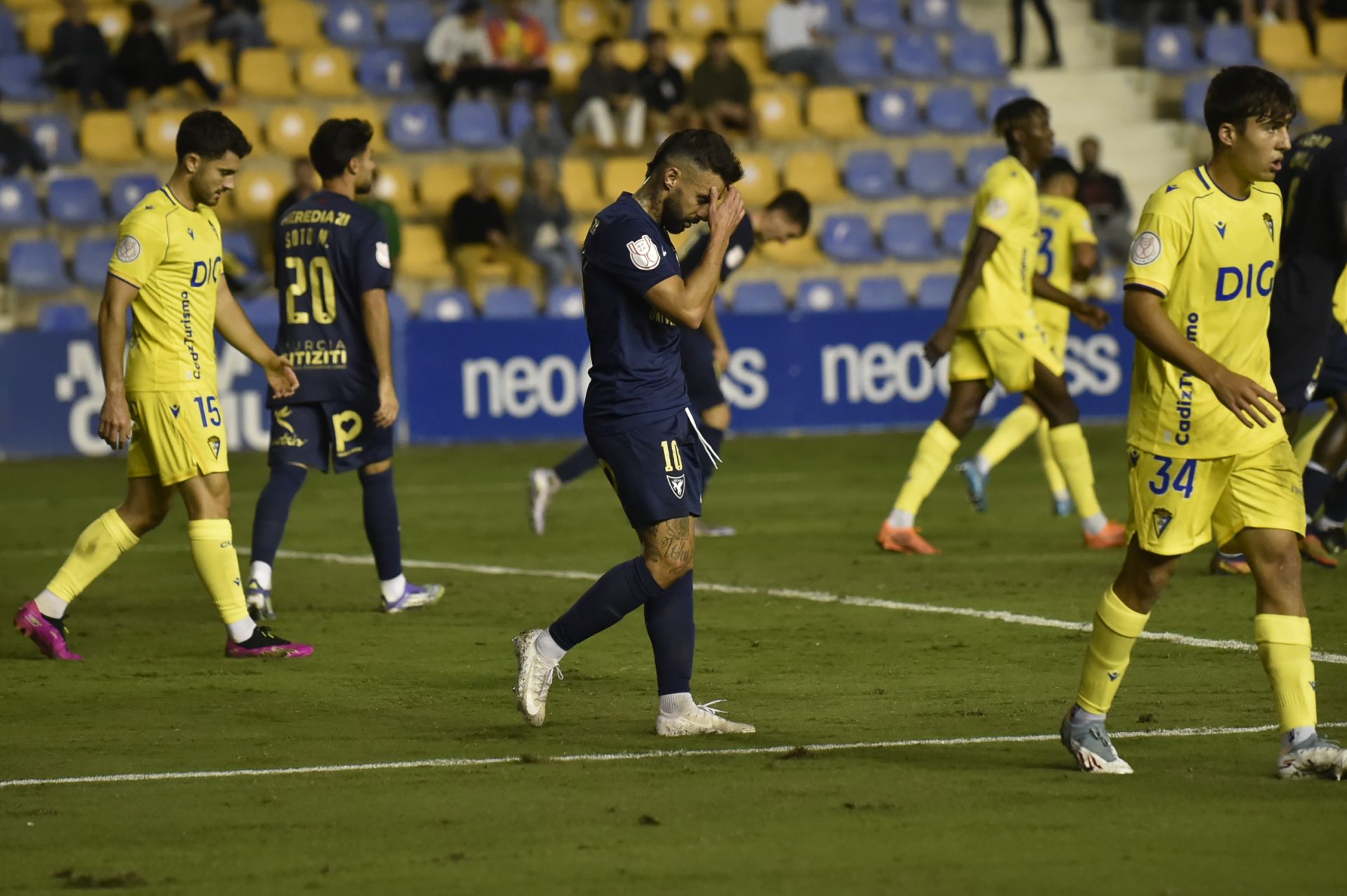 Las imágenes del UCAM CF-Cádiz (1-3)