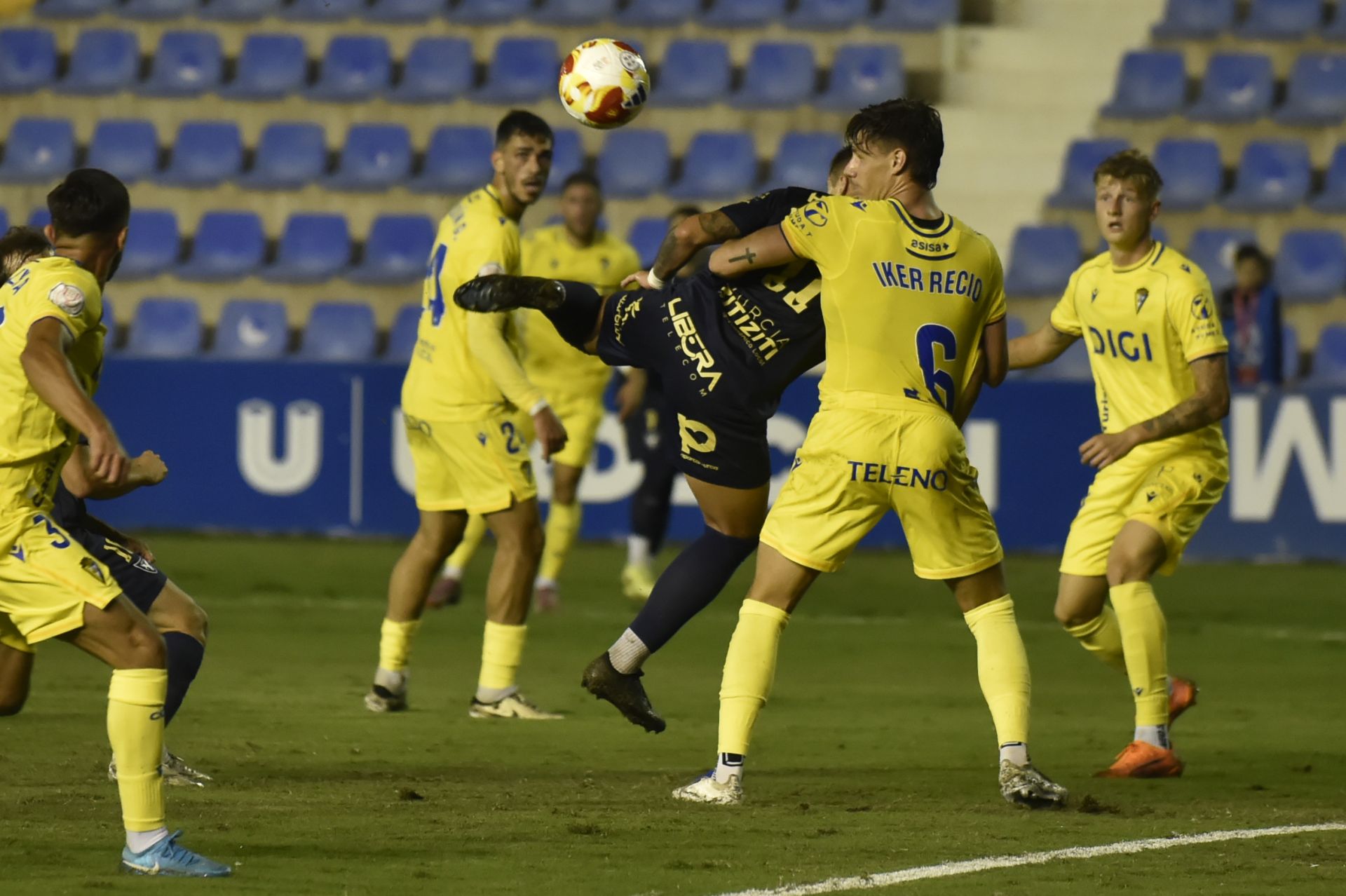 Las imágenes del UCAM CF-Cádiz (1-3)