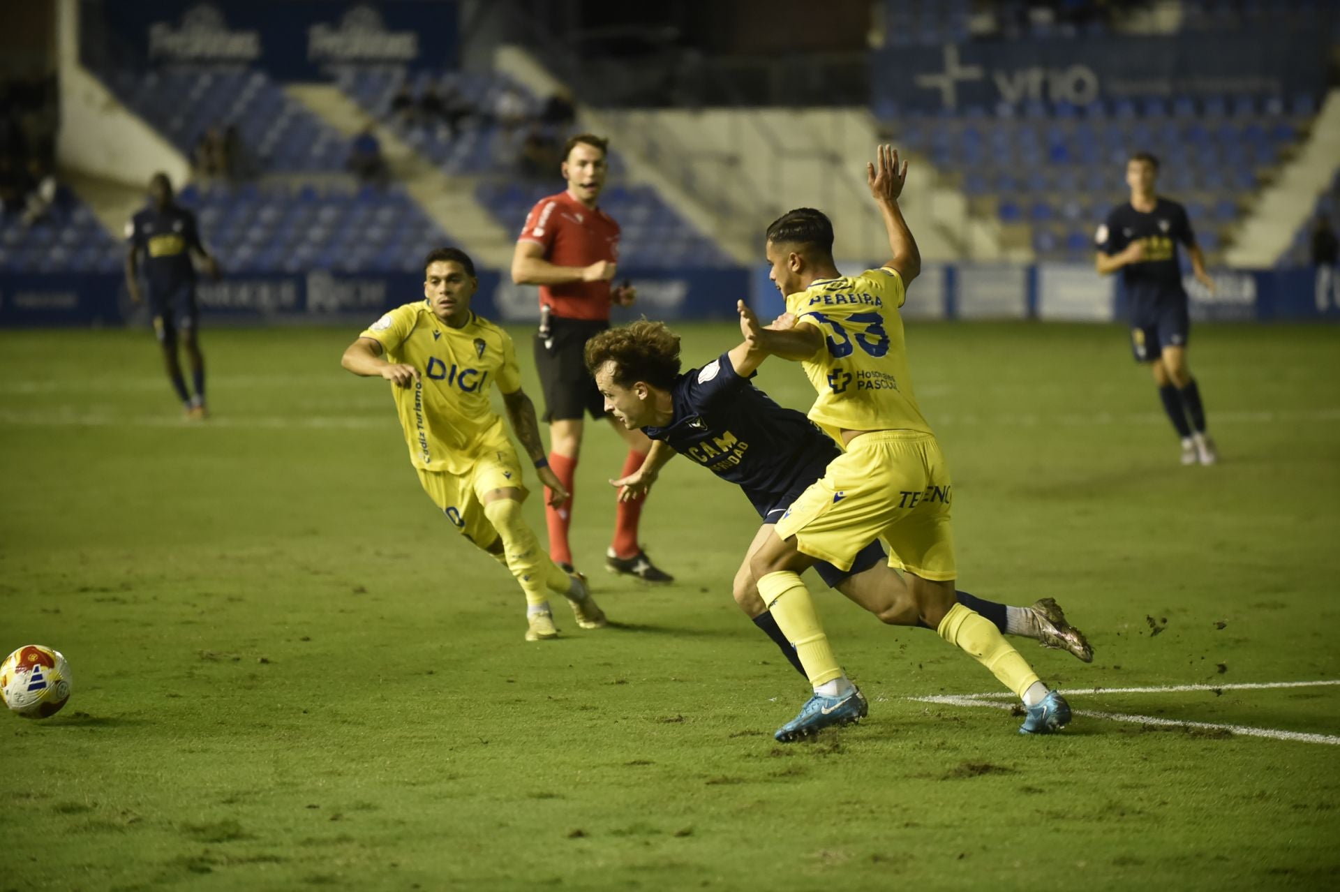 Las imágenes del UCAM CF-Cádiz (1-3)