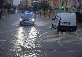 Una calle de Cartagena inundada por las tormentas asociadas a la dana 'Alice' en una imagen de archivo.