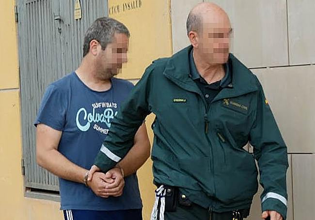 Jesús P., uno de los dos sospechosos del crimen, en el juzgado.