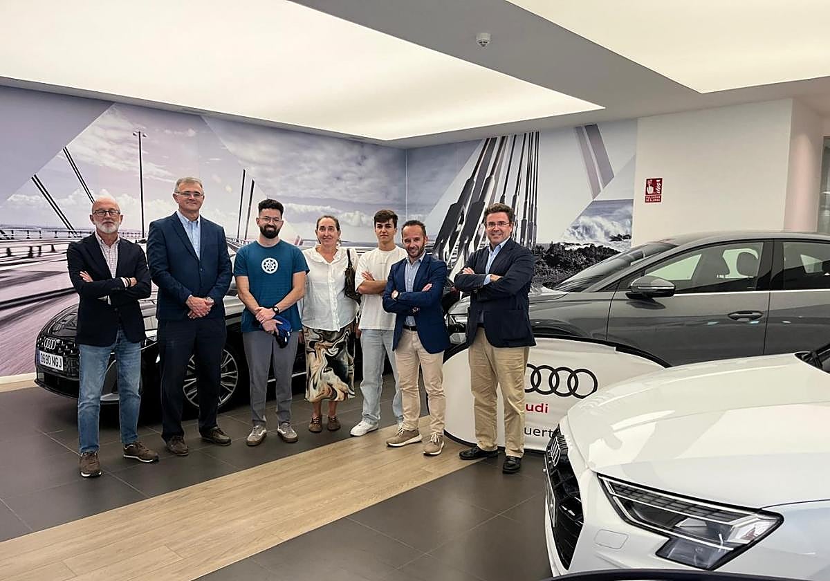 Entrega de los vehículos a los alumnos.