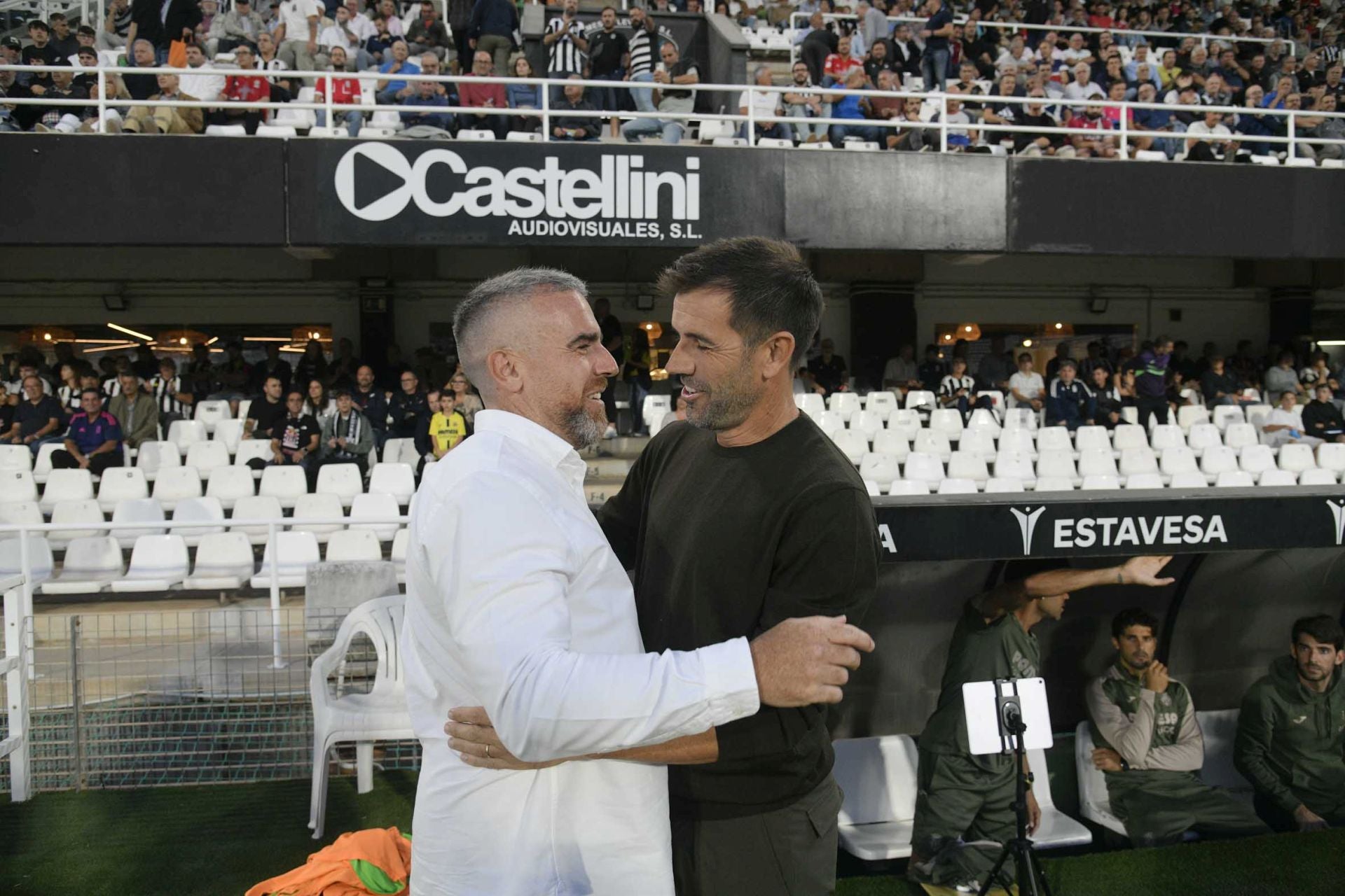 El FC Cartagena sufre la primera derrota en el Cartagonova, en imágenes