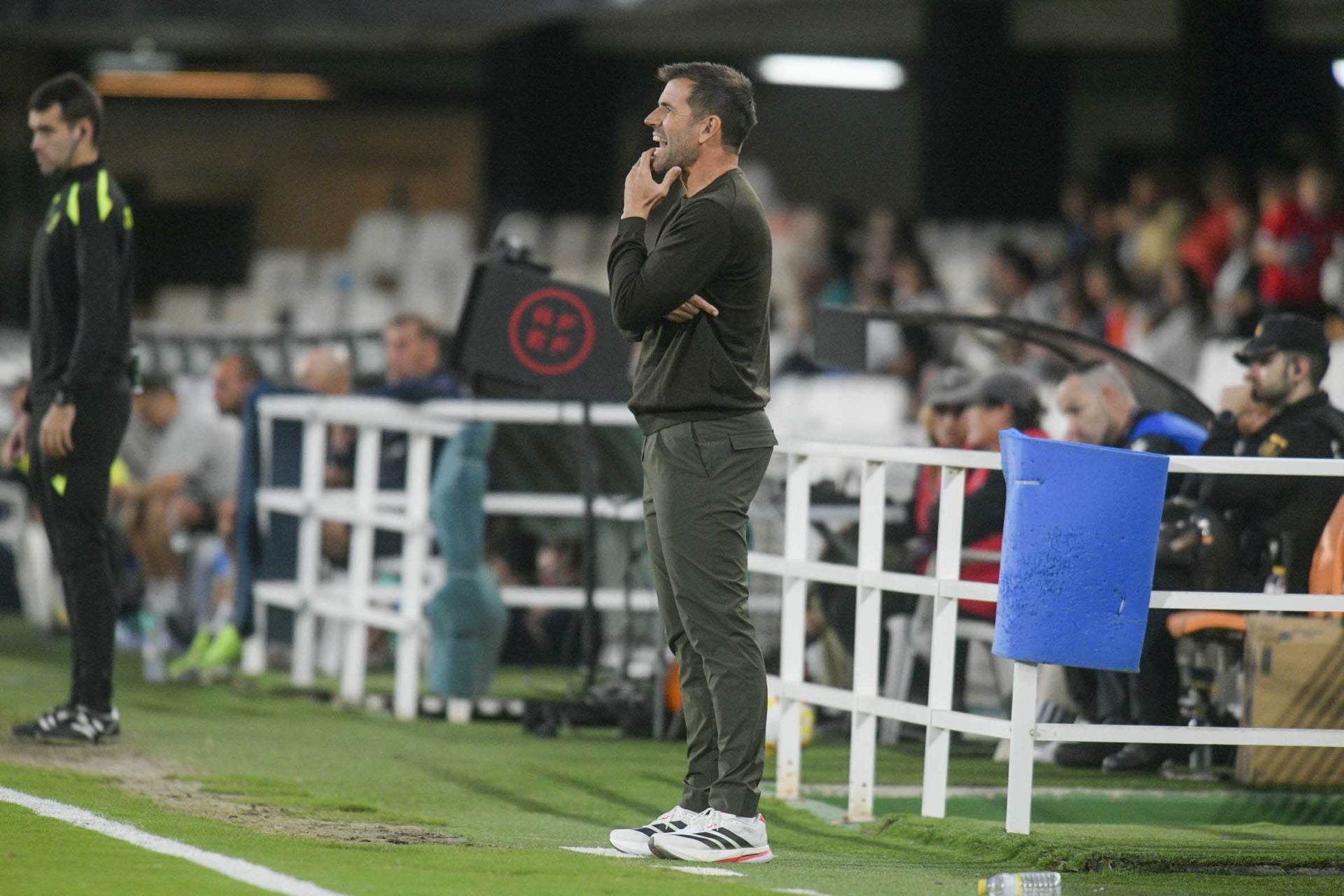 El FC Cartagena sufre la primera derrota en el Cartagonova, en imágenes