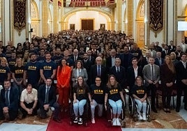 Foto de familia de la XXV Gala del Deporte UCAM en el Templo del Monasterio de Los Jerónimos, a la que asistieron más de 800 personas.