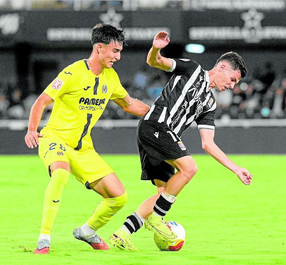 Luismi trata de zafarse de la presión de Maciá.