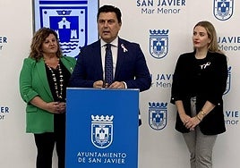 El alcalde de San Javier, José Miguel Luengo, durante la presentación del concurso, en julio del año pasado.