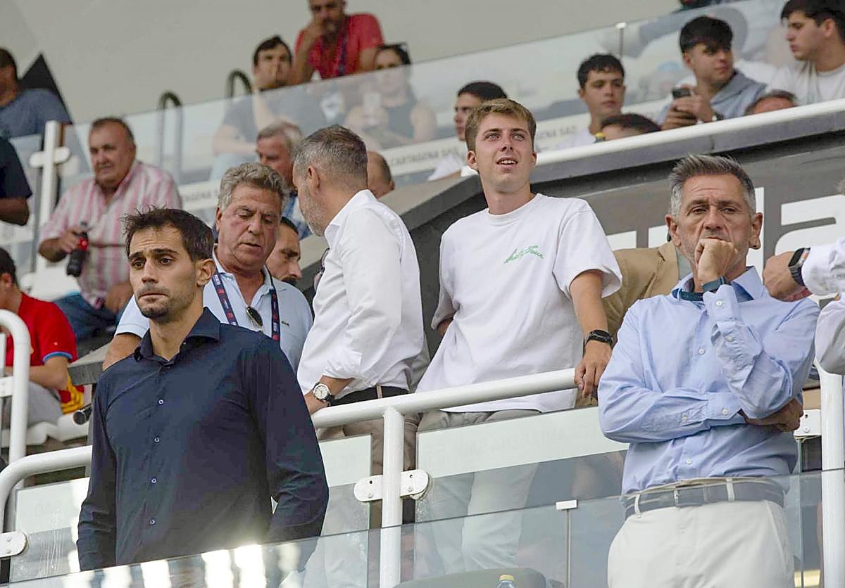 Alejandro Arribas y Víctor Alonso, en el palco del Cartagonova.
