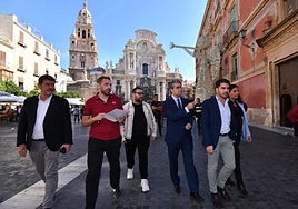 Los concejales Fulgencio Perona, Jesús Pacheco, Diego Avilés y Sofía López-Briones durante la supervisión al recorrido de la procesión.