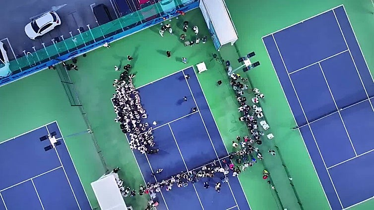 Tributo en casa a Carlos Alcaraz antes de volar a Turín