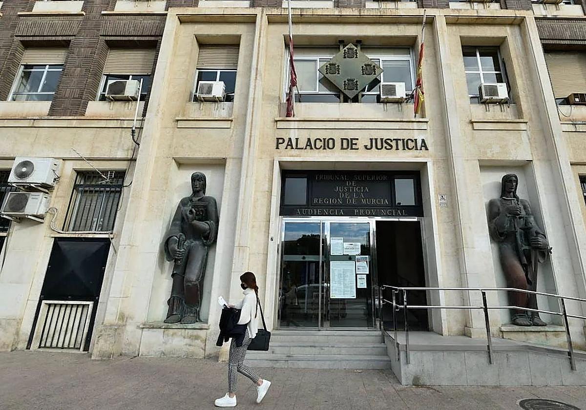 La sede de la Audiencia Provincial de Murcia en una imagen de archivo.