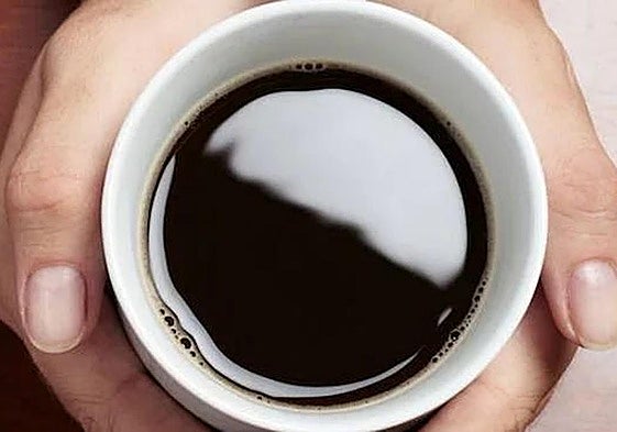 La parte de la cafetera que nunca limpias y que arruina el sabor: «Quedará reluciente».