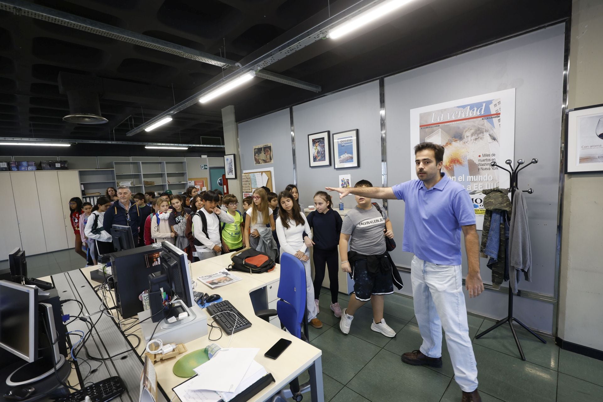 Visita del colegio Federico de Arce Martínez a LA VERDAD, en imágenes