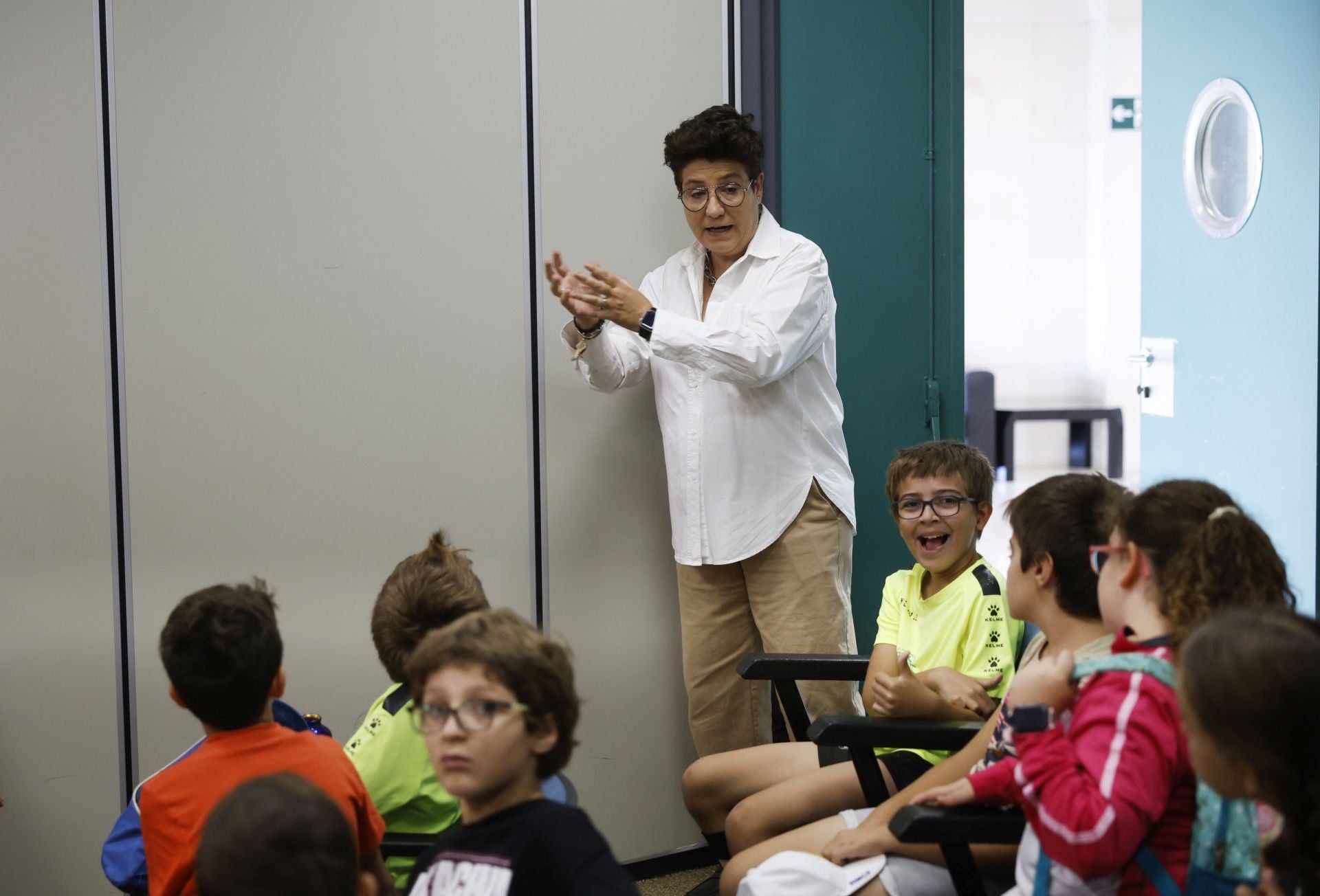 Visita del colegio Federico de Arce Martínez a LA VERDAD, en imágenes