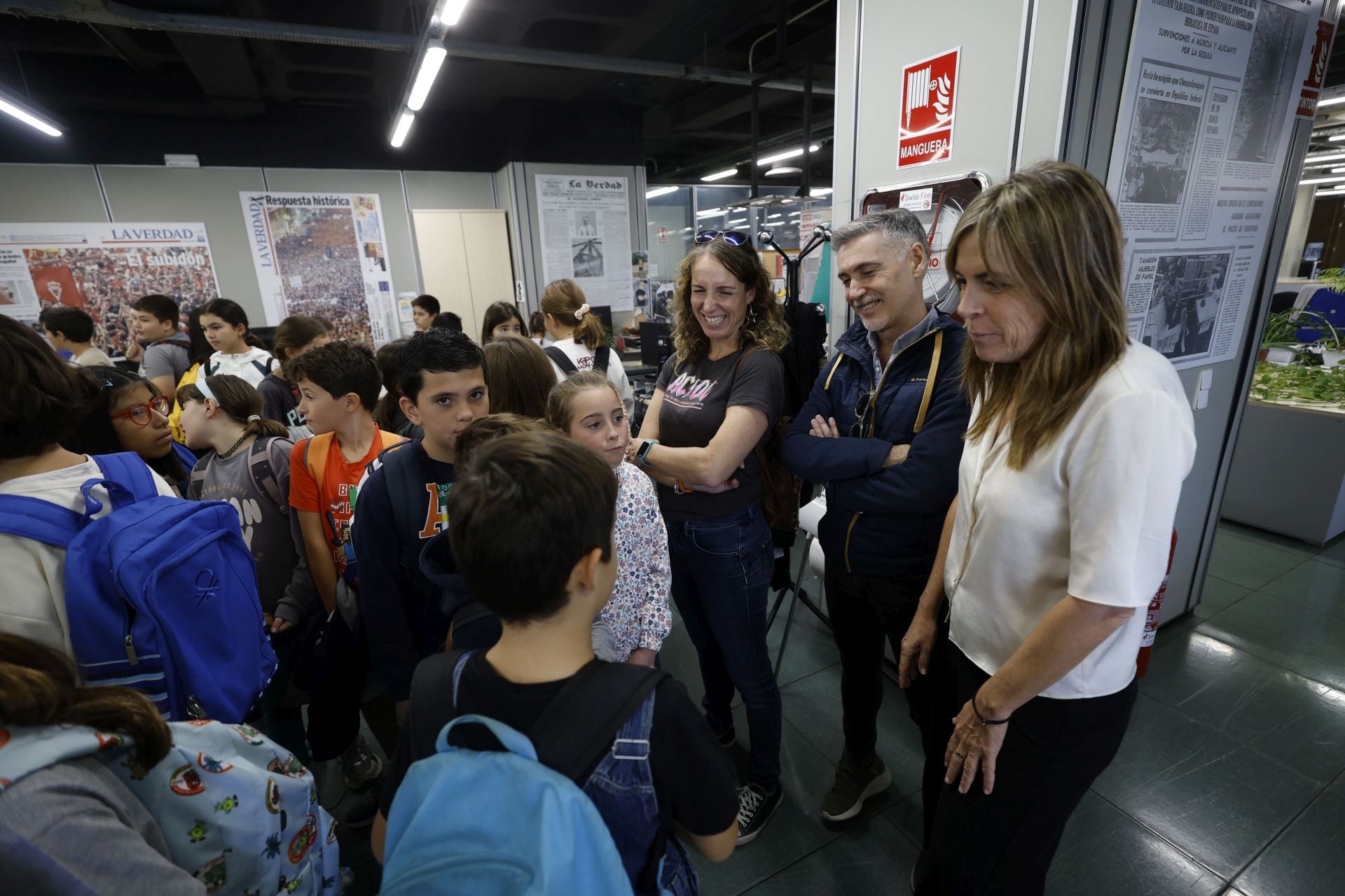 Visita del colegio Federico de Arce Martínez a LA VERDAD, en imágenes