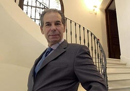 Rafael de Paula, fotografiado en el Museo Ramón Gaya.