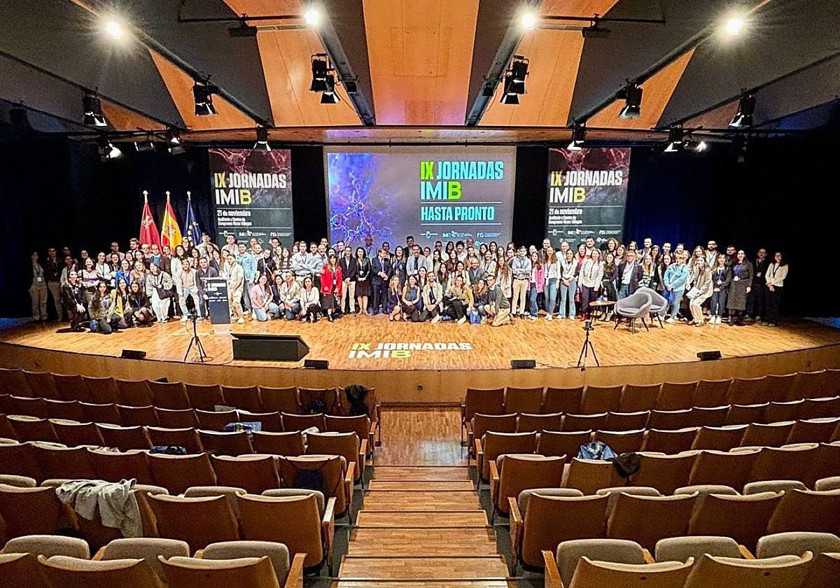 Foto de familia de la anterior edición de las Jornadas IMIB.