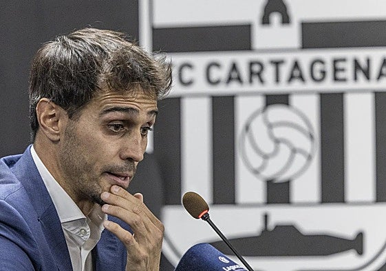 Alejandro Arribas, en su comparecencia del pasado jueves en la sala de prensa del estadio Cartagonova.