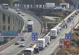 Retenciones en la autovía A-7 en Lorca.