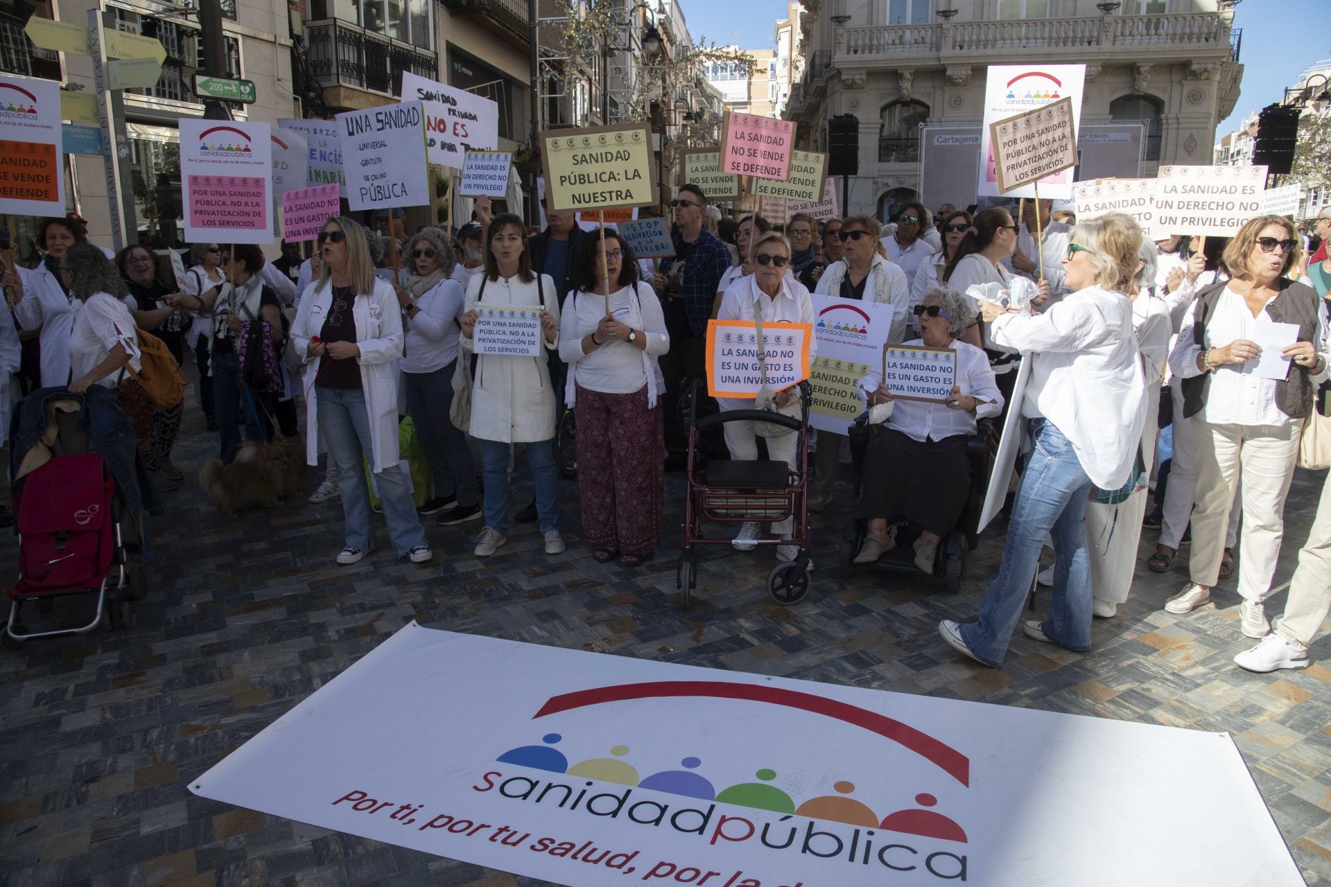 Manifestación en defensa de la sanidad pública en Cartagena, en imágenes