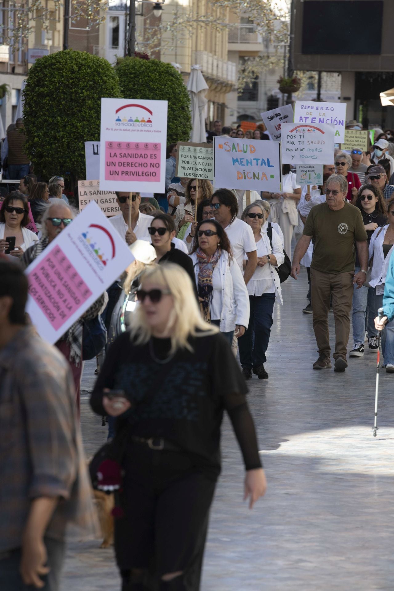 Manifestación en defensa de la sanidad pública en Cartagena, en imágenes