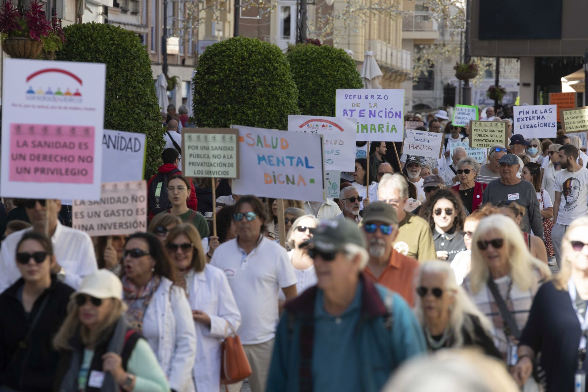 Manifestación en defensa de la sanidad pública en Cartagena, en imágenes