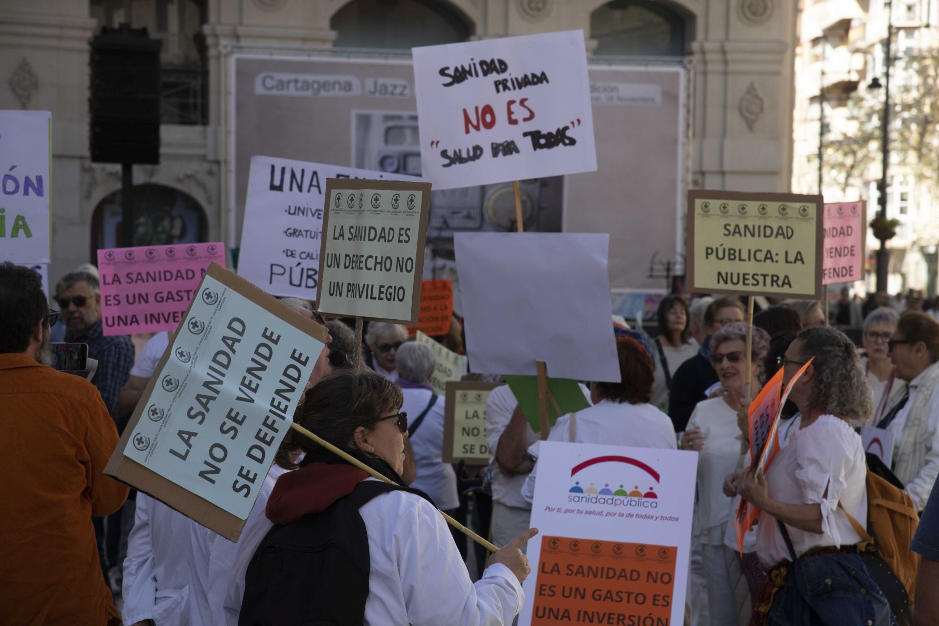 Manifestación en defensa de la sanidad pública en Cartagena, en imágenes
