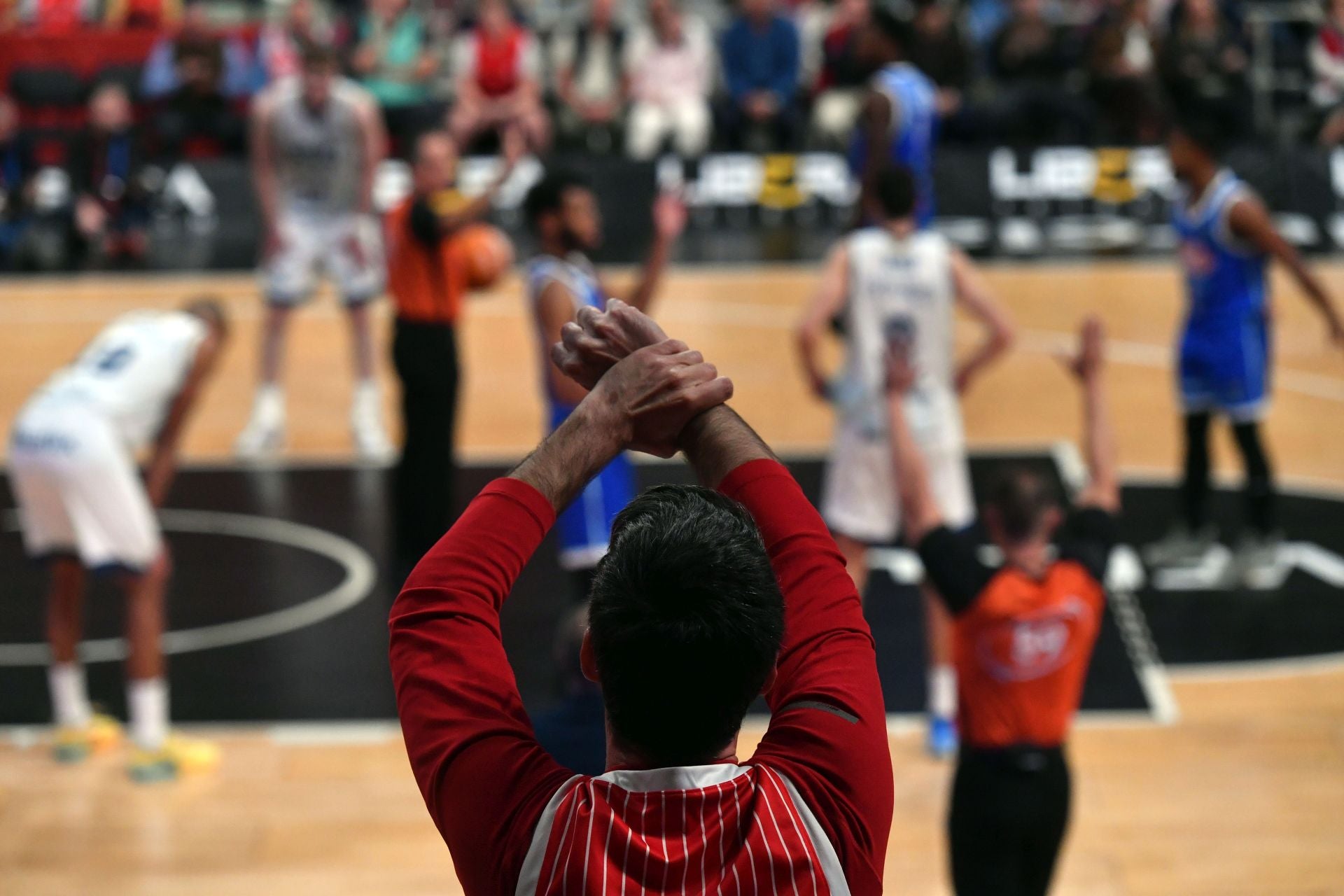 La penúltima fiesta del Palacio sigue acercando al UCAM a la Copa, en imágenes