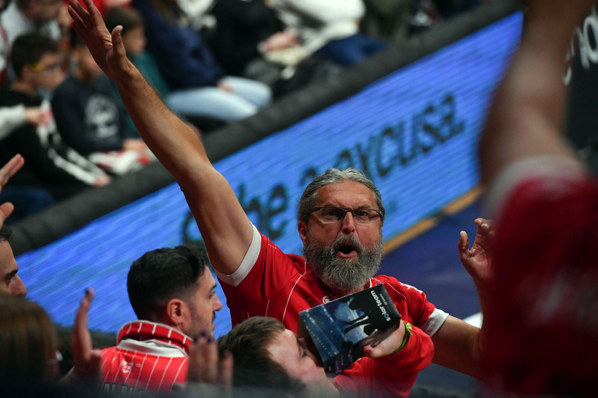 La penúltima fiesta del Palacio sigue acercando al UCAM a la Copa, en imágenes