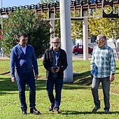 Juan Manuel González, José María González y José Vives, esta semana en un jardín de Murcia.