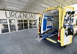 Imagen de archivo de la entrada de Urgencias del Hospital Virgen del Castillo de Yecla.