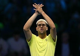 Carlos Alcaraz celebra su victoria, este domingo.