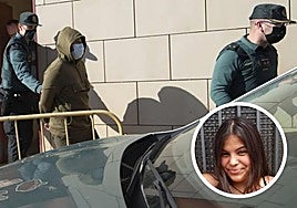 El autor confeso del crimen, Johan S., saliendo del juzgado junto a dos guardias civiles, en febrero de 2022, para ser llevado a prisión.