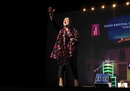 La cantaora Susana Romero durante su actuación en el festival.