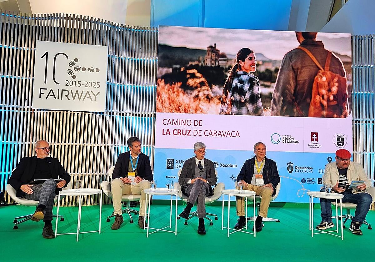 Una de las mesas redondas en la que participó el concejal de Turismo de Caravaca (2º izda)