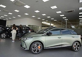 Imagen de archivo de un concesionario en Murcia.